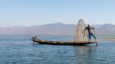 Pêcheur Intha sur le lac Inle