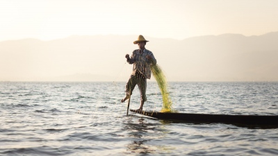 Pêcheur Intha sur le lac Inle