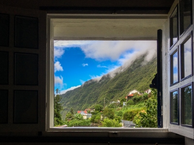 Vue depuis la chambre "Au p'tit blanc des O"