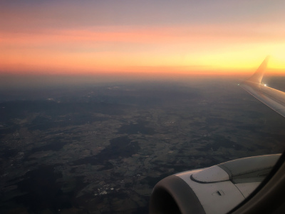 Lever de soleil dans l'avion